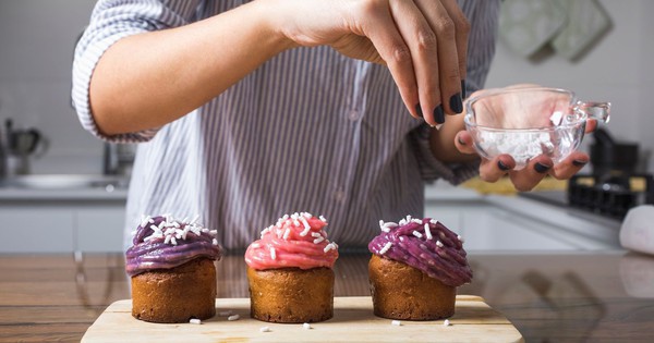 Chỉ 1 tuần không ăn đồ ngọt, tôi bất ngờ với những gì xảy ra trên gương mặt, đầu óc và đôi chân của mình