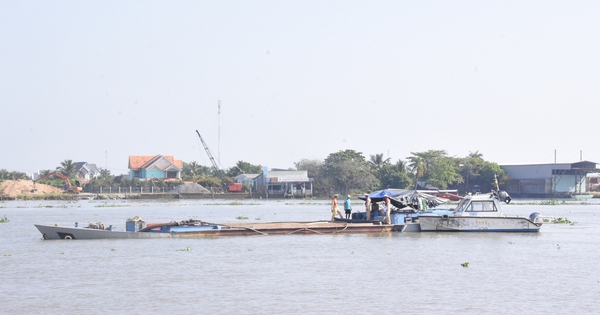 Công an tỉnh Đồng Tháp bắt quả tang 5 vụ vận chuyển cát lậu trong đêm