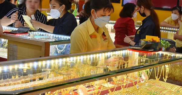 Chuyên gia nêu yếu tố có thể khiến giá vàng, giá bạc đảo chiều giảm