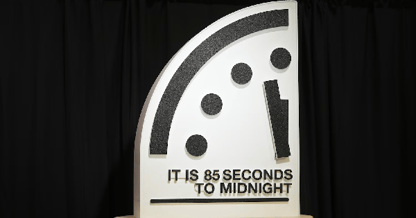 "Đồng hồ Tận thế" tiến sát mốc kỷ lục: Chỉ còn 85 giây đến “nửa đêm”