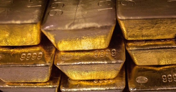 Giá vàng 29/1 vượt 5.500 USD/ounce, tăng gần 10...