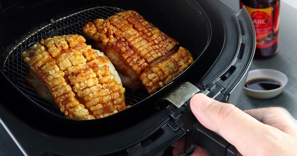 Cảnh báo cho bất cứ ai dùng nồi chiên không dầu: Có 1 bộ phận bắt buộc phải vệ sinh nhưng hay bị bỏ qua