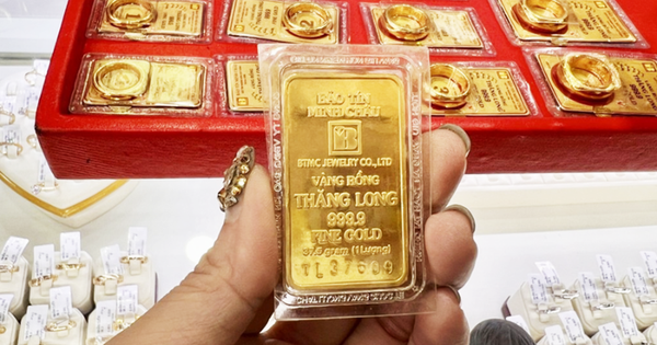 NÓNG: Giá vàng giảm mạnh, SJC thông báo tạm ngừ...