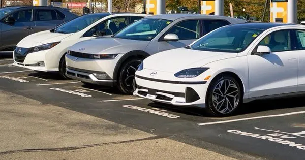 Xe điện cao cấp tồn kho sau khi Mỹ cắt ưu đãi thuế