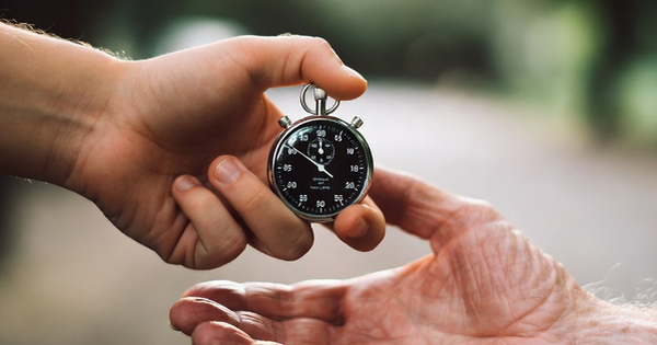 Nghiên cứu 47 năm chỉ ra độ tuổi đầy bất ngờ về việc con người bắt đầu già đi