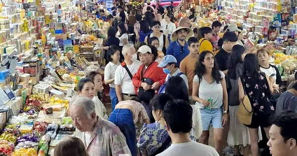 Chợ Đà Nẵng có gì mà du khách kéo tới nườm nượp?