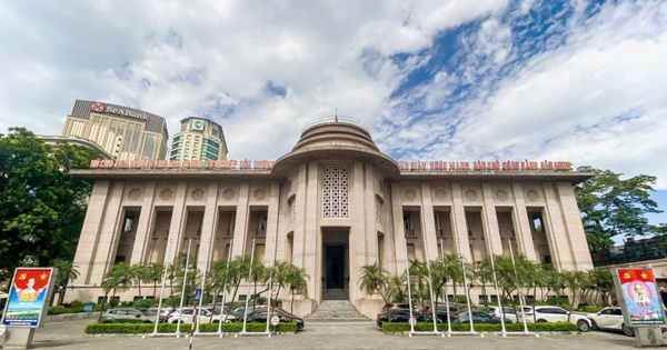 Cập nhật thị trường tiền tệ: Lãi suất qua đêm tăng vọt lên 8,7%, lượng tiền NHNN hỗ trợ hệ thống vượt 400.000 tỷ