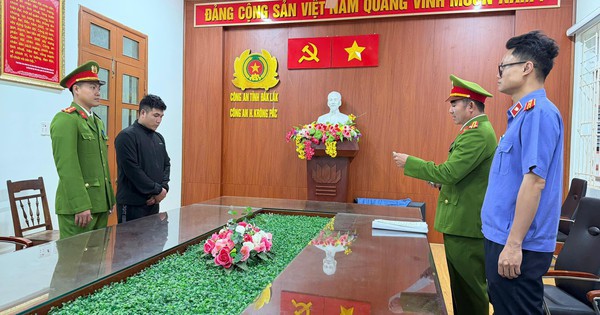 CLIP: Bắt tạm giam "Tý hai lầu" sau khi tấn công tài xế taxi