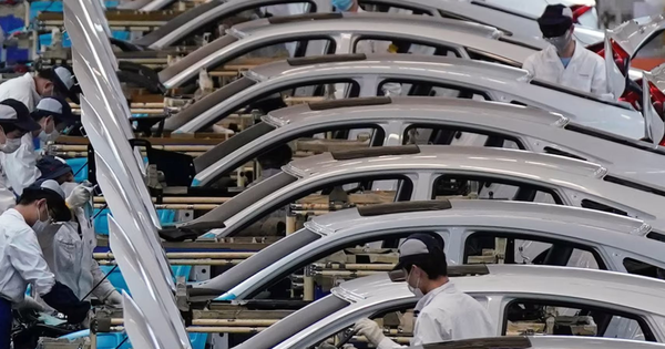 Dây chuyền lắp ráp 20 triệu xe xăng mỗi năm ngừ...