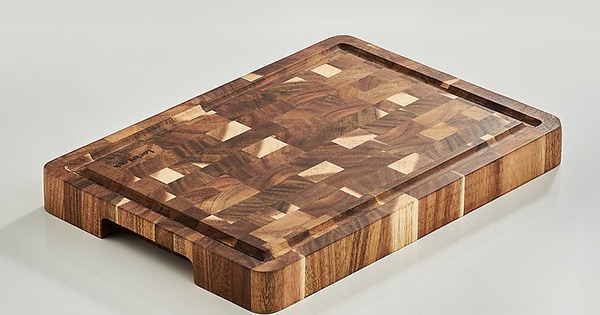 Hơn 90% người dùng không biết công dụng của chiếc rãnh nhỏ trên thân thớt gỗ