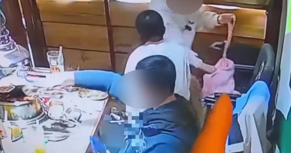 Khách đến ăn buffet có biểu hiện lạ, chủ quán âm thầm kiểm tra camera: Thứ nhìn thấy khiến anh không thốt nên lời!