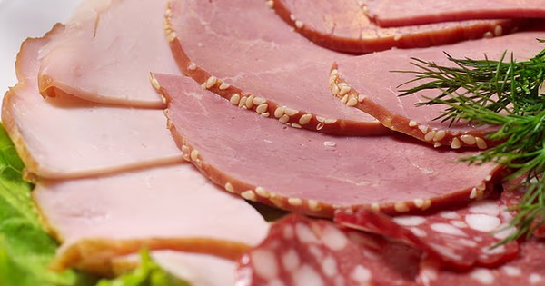 Chuyên gia cảnh báo nguy cơ ung thư từ phụ gia có mặt trong những thực phẩm quen thuộc như tương cà, đồ muối và cả kem đánh răng