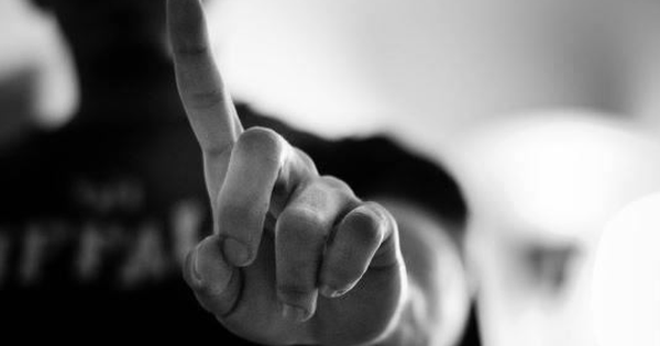 Người đàn ông mắc ung thư vì thích ngoáy tai