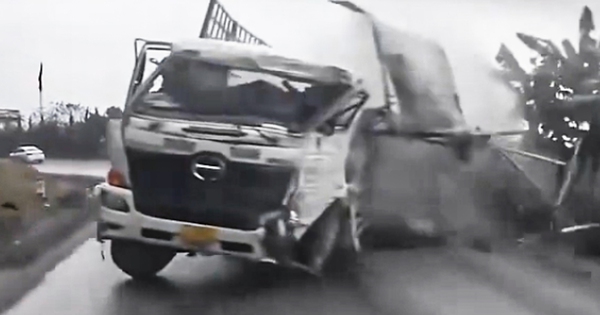 Xe tải mất lái trên đèo Đá Trắng, né 4 phương tiện trước khi lật ngang