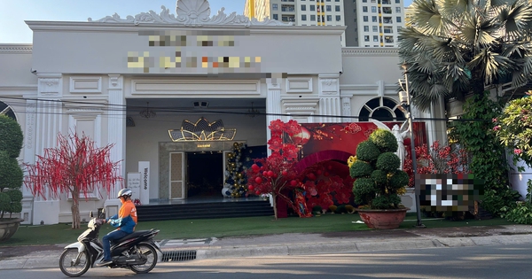 Nữ công nhân đang hát trong tiệc tất niên bất ngờ gục xuống, tử vong