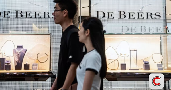 Tập đoàn kim cương lớn nhất thế giới bị rao bán...