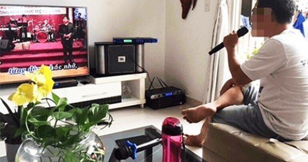 Cảnh báo từ chuyên gia: Hát karaoke quá đà ngày Tết có thể gây 'đột quỵ thanh quản'