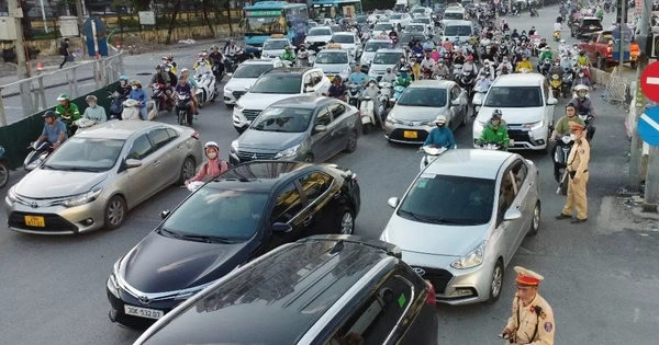 Hà Nội thí điểm cấm taxi, xe hợp đồng trên phố Khâm Thiên giờ cao điểm