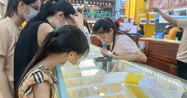 Giá vàng hôm nay 14-2: Tăng mạnh trở lại