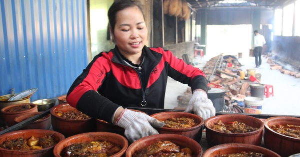 Cá Kho Làng Vũ Đại 'Đỏ Lửa' Dịp Tết, Doanh Thu Cả Tỷ Đồng Từ Mạng Xã Hội