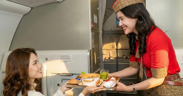 Trải Nghiệm Ẩm Thực Tết Đặc Sắc Trên Độ Cao 10.000 Mét Cùng Vietjet