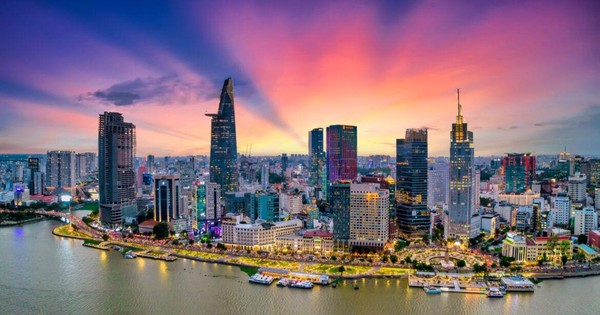 HSBC, UOB, Standard Chartered Dự Báo Tăng Trưởng GDP Việt Nam 2026 Từ 6.7% Đến 7.5%