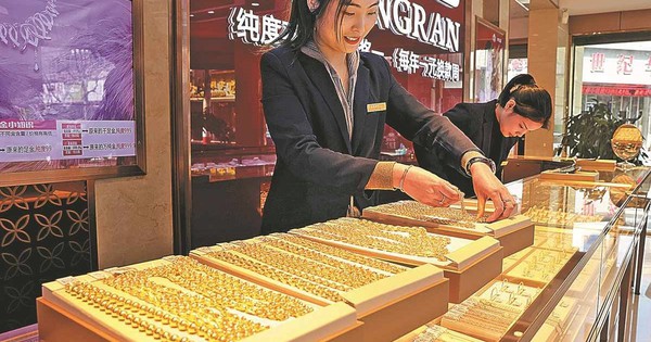 Doanh nhân Trung Quốc chi hàng tỷ đồng thưởng nhân viên từ lợi nhuận đầu tư vàng