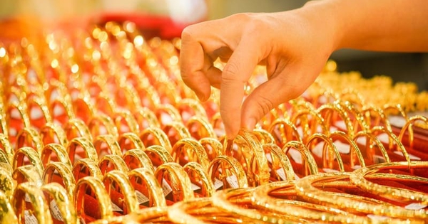 Mua vàng nhẫn hàng tháng để tích cóp, bất ngờ tiệm vàng phá sản, ngừng hoạt động: Tôi phải làm gì đây?