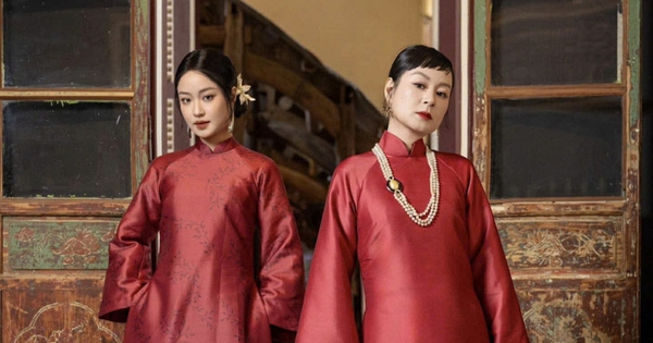 Khởi nghiệp từ 40 triệu mua vải chợ Ninh Hiệp, 2 NTK Việt làm 1 điều chưa từng có tại lâu đài nổi tiếng nước Nga