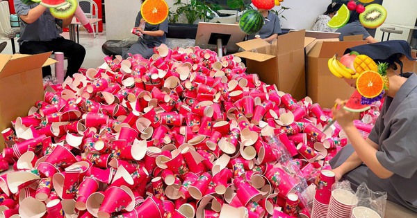 Một thương hiệu trà sữa huỷ hơn 10.000 cốc giấy...