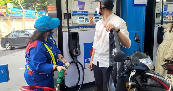 Bộ Công Thương yêu cầu doanh nghiệp xăng dầu chủ động nguồn cung trước biến động thị trường