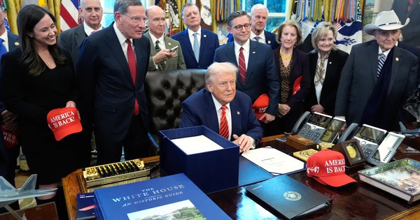 Tổng thống Donald Trump ký dự luật ngân sách, chính phủ Mỹ mở cửa trở lại