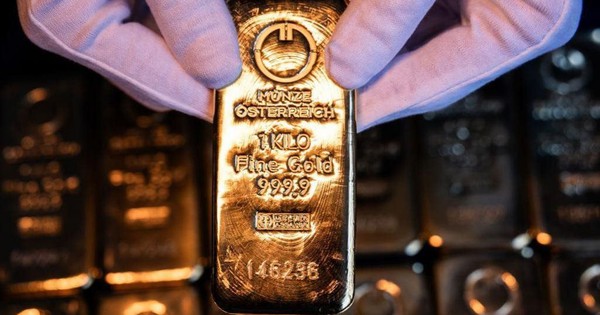 Sáng 7/2: Giá vàng quay đầu về sát mốc 5.000 US...