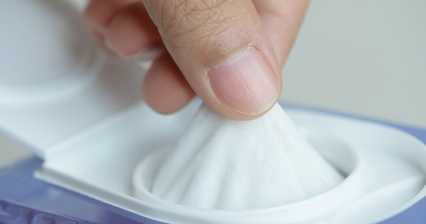 Cảnh báo khẩn về khăn ướt: Hàng chục người nhiễm vi khuẩn nguy hiểm, 1 trường hợp đã tử vong