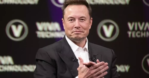 Elon Musk cảnh báo nước Mỹ nguy cơ "phá sản 1.000%"