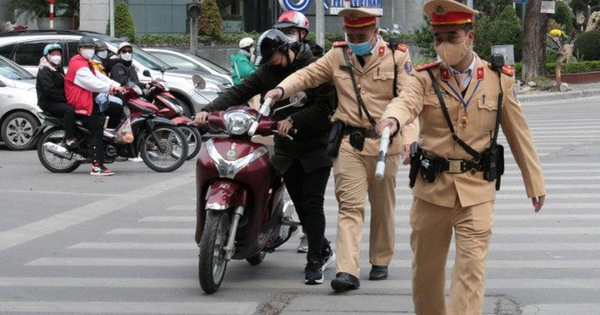 Bộ Công An giải đáp: Nộp phạt vi phạm giao thông trễ sẽ bị phạt thêm 0,05% mỗi ngày