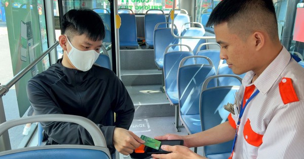 TPHCM thí điểm vé điện tử trên 16 tuyến xe buýt, hướng tới giao thông xanh