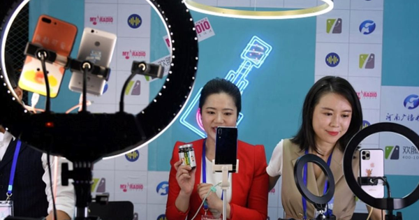 Hành trình từ môi giới chứng khoán đến streamer triệu đô và sự suy thoái của ngành livestream