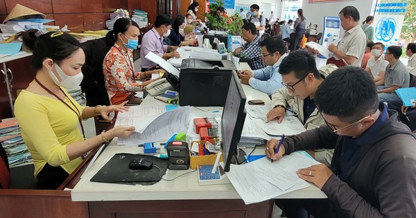 Lương cơ sở dự kiến tăng 8% từ 1/7/2026, ảnh hưởng rộng đến thu nhập và phúc lợi