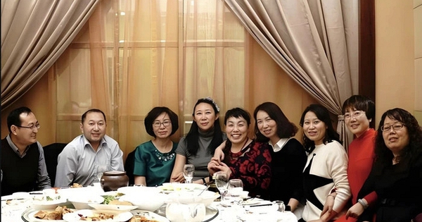 Họp lớp sau 15 năm: Cuộc gặp gỡ biến thành nơi so sánh khiến phụ nữ suy ngẫm về giá trị cuộc sống