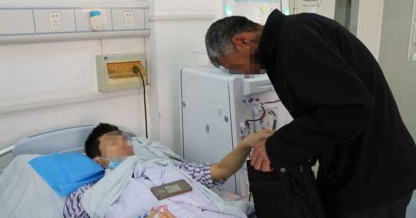 Thanh niên 20 tuổi suy thận nặng vì chủ quan với nước tiểu có bọt