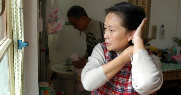 Hai Lối Tiết Kiệm, Hai Số Phận Tuổi Già: Bài Học Về Tài Chính Cho Trung Niên