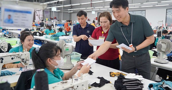 Công ty Haivina Hồng Lĩnh chi 650 triệu đồng hỗ trợ tiền xăng cho hơn 1.300 lao động