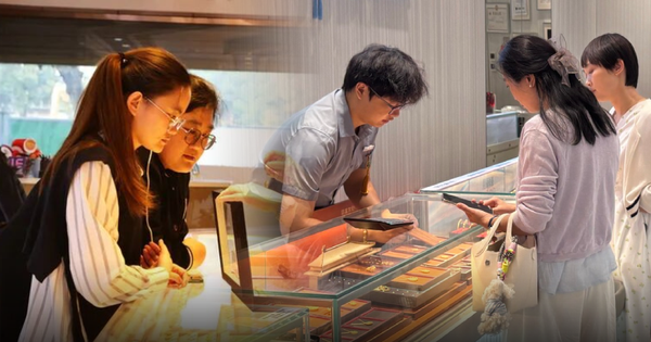 Giới trẻ Trung Quốc coi vàng là 'liều thuốc tinh thần' giữa áp lực cuộc sống