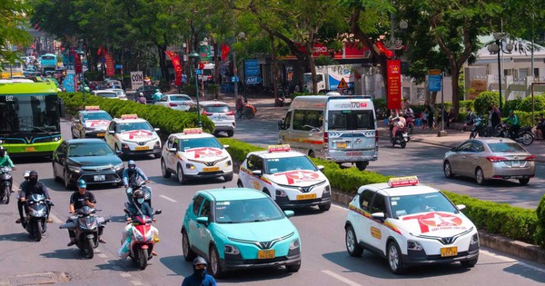 Hà Nội đặt mục tiêu chuyển đổi 100% taxi sang điện và năng lượng xanh trước năm 2030