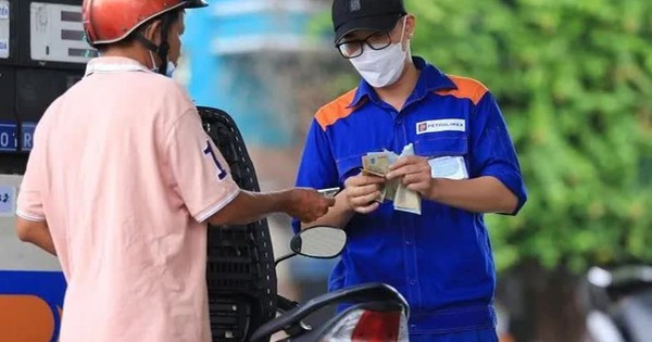 Bộ Chính Trị Ban Hành Kết Luận Quan Trọng Về Ổn Định Giá Nhiên Liệu, Bảo Đảm Nguồn Cung