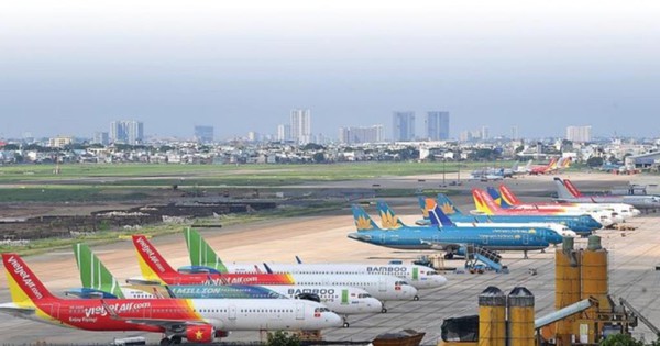 Hàng không Việt Nam đối mặt khủng hoảng nhiên liệu, hủy loạt đường bay nội địa