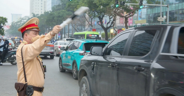 Xe bán tải tại TP.HCM: Không bị cấm vào nội đô, nhưng phải tuân thủ biển báo