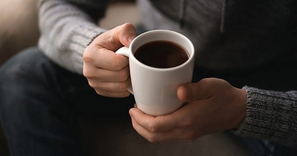 Cà phê và nguy cơ nhồi máu cơ tim: Chuyên gia cảnh báo khi uống quá 10 ly mỗi ngày
