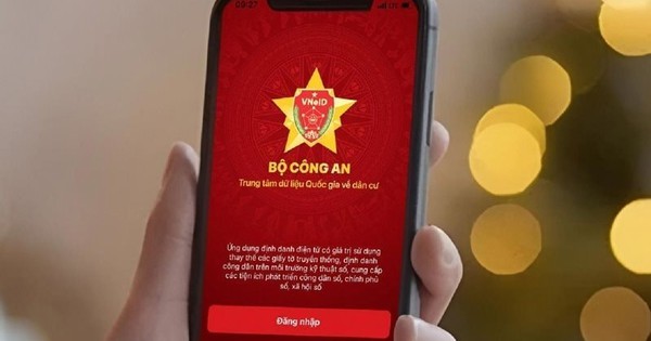 Phú Thọ đẩy mạnh đánh giá dịch vụ xuất nhập cảnh qua ứng dụng VNeID